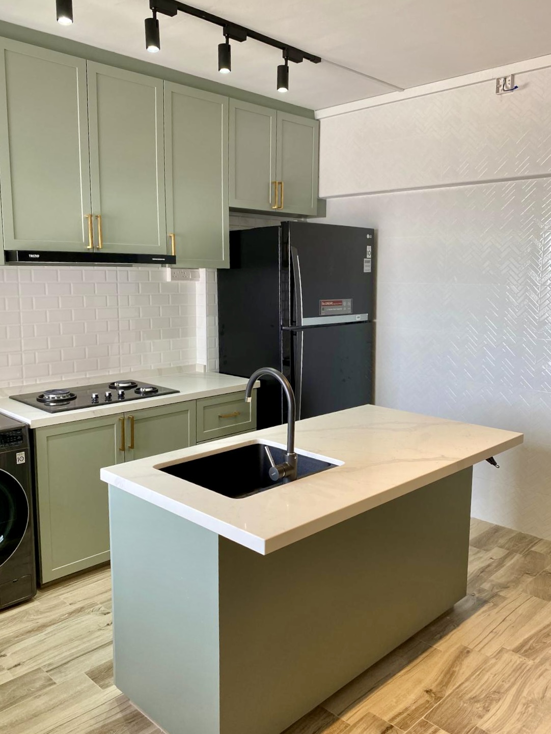 KITCHEN 19