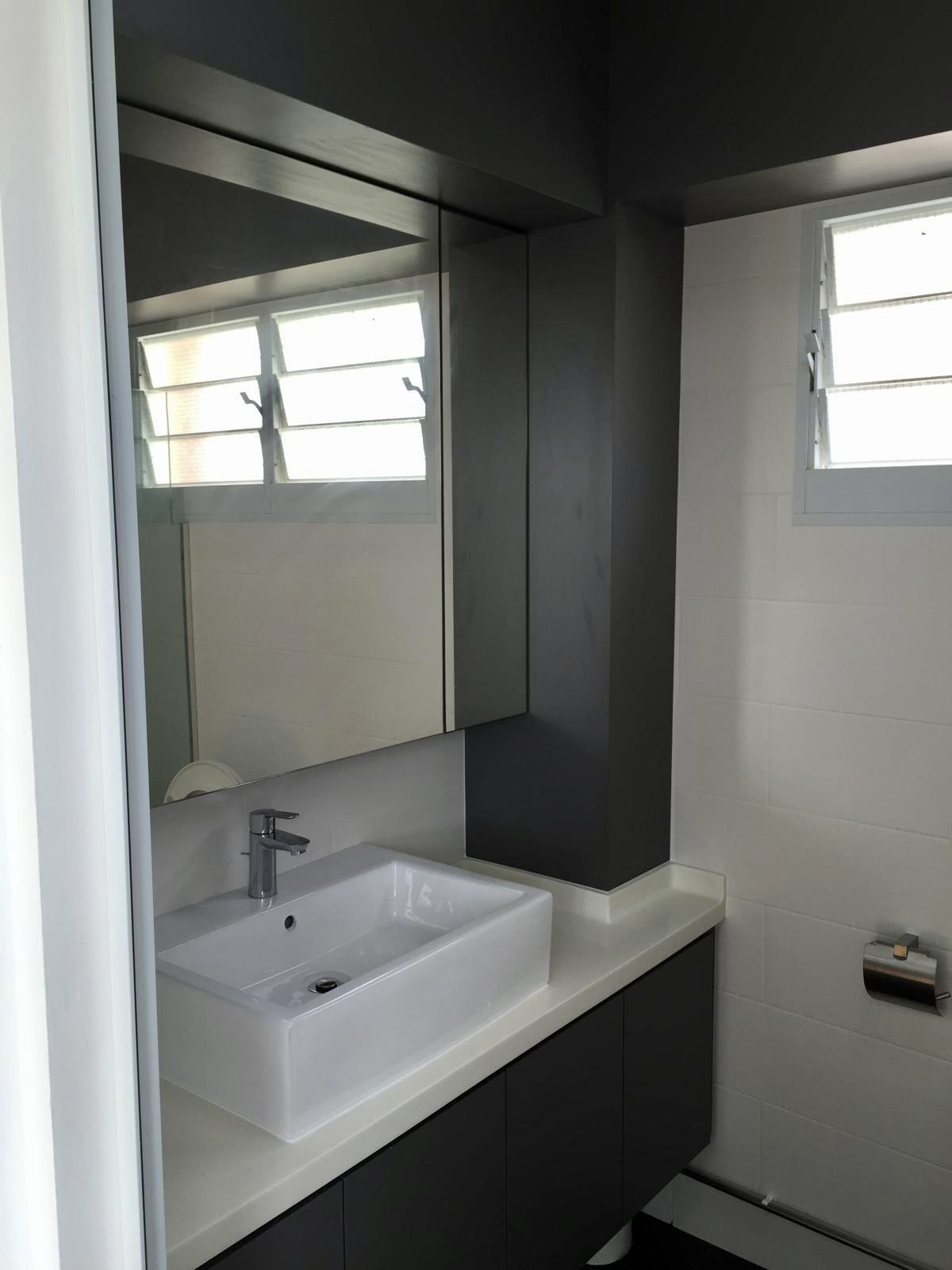 TOILET 1