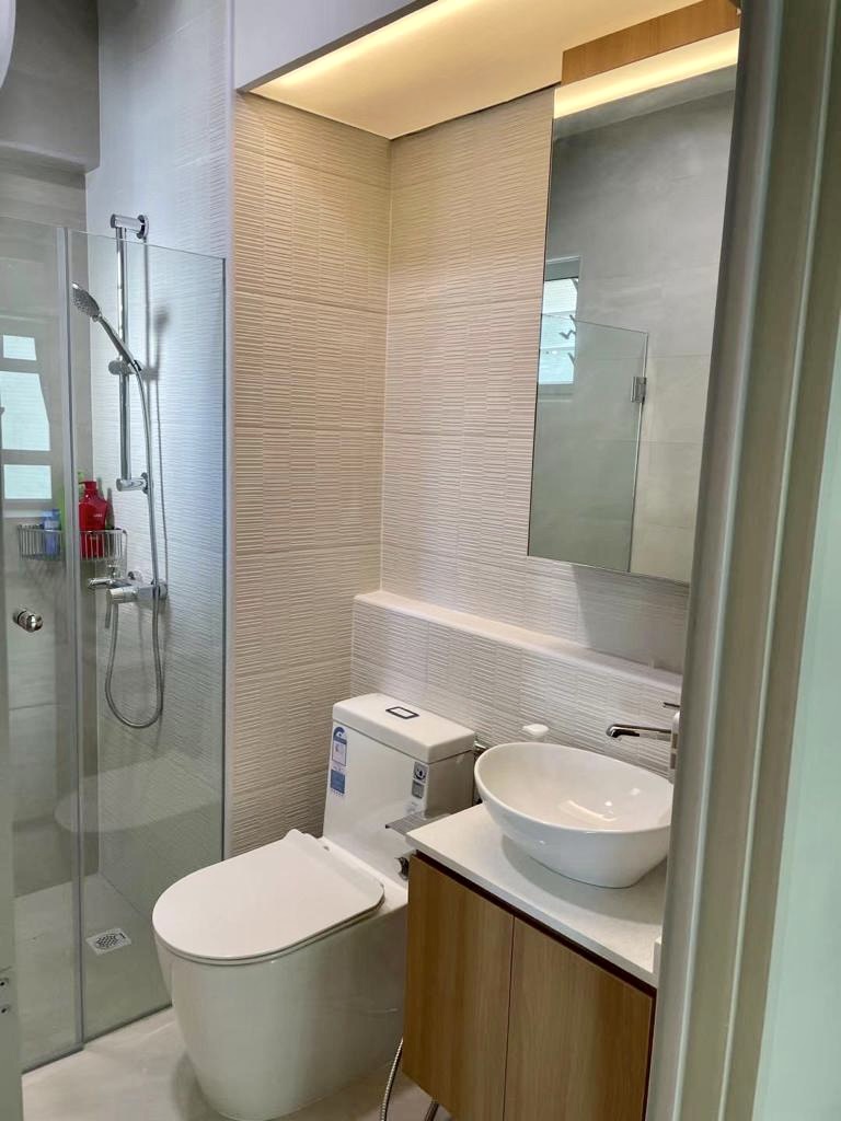 TOILET 4